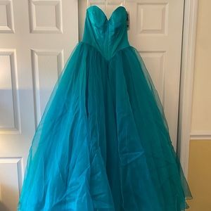 Sherri Hill Prom Dress, size 4, teal, never worn!